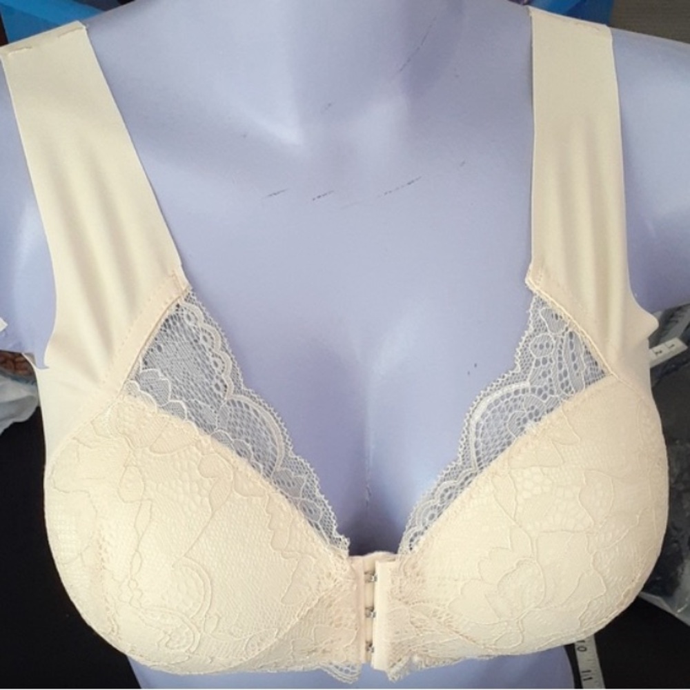 LilyBras. Set of 3. Front Closure Wireless Bras.